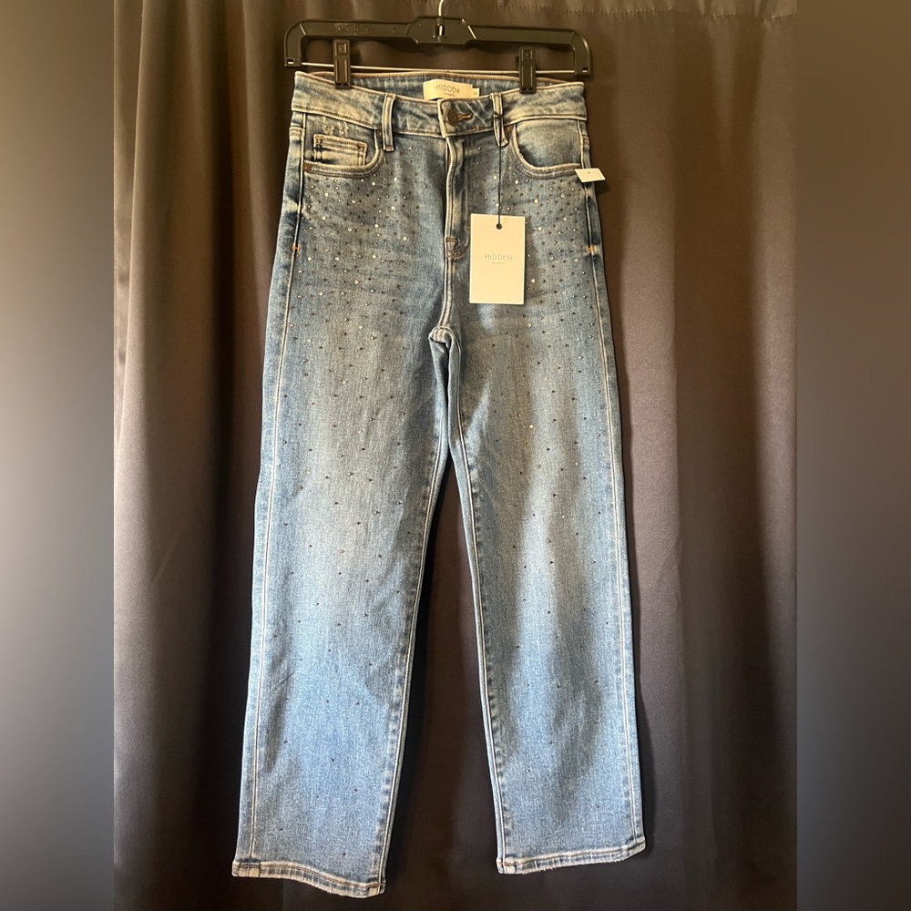 Hidden Tracey Jeans. High-rise cropped straight jean. Blue Studded Jeans. NWT